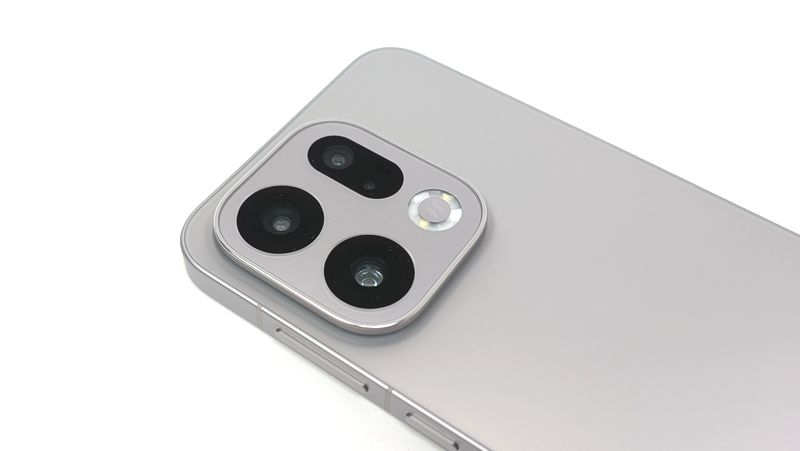 ハッセルブラッド監修の強力なカメラが魅力！