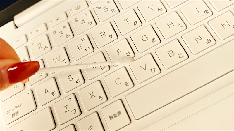 スマホ以外にも使える！イヤホンやパソコンの掃除にも