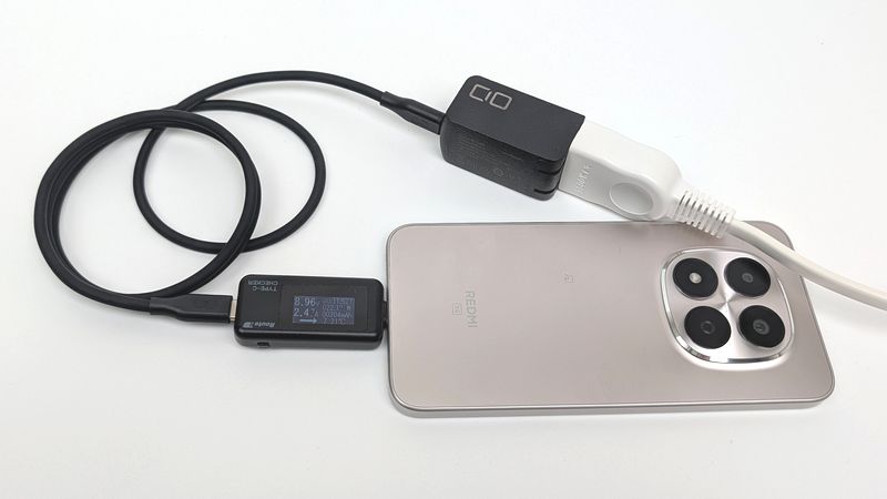 20Wクラスの市販PD急速充電器では20W弱で充電