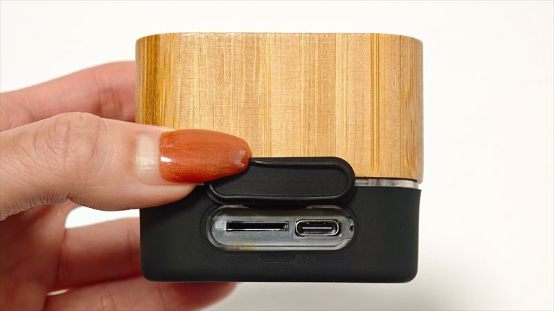 microSDカードで音楽再生が可能