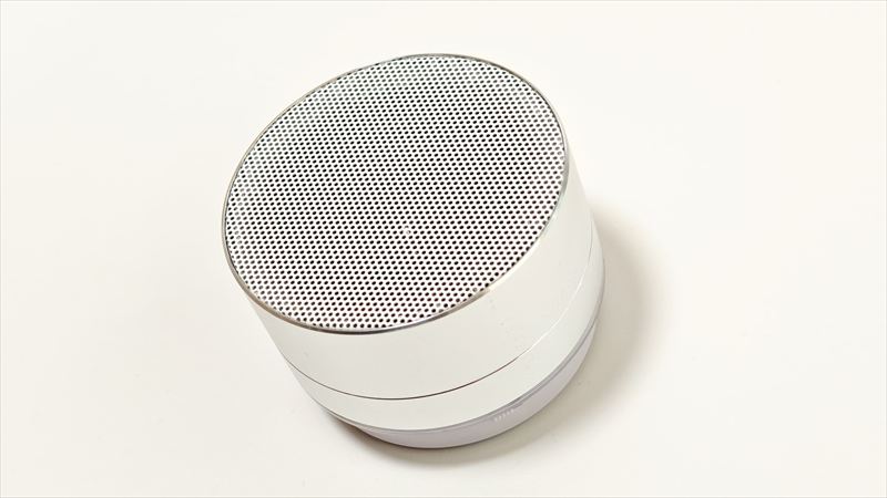 シンプルで高級感のある円筒デザイン