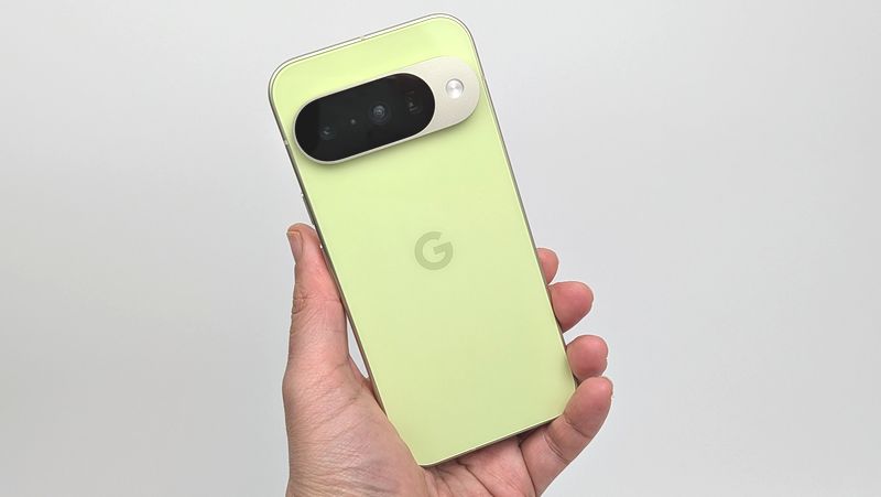 「Google Pixel 10」実機を手持ちのPD急速充電器で充電してみた！