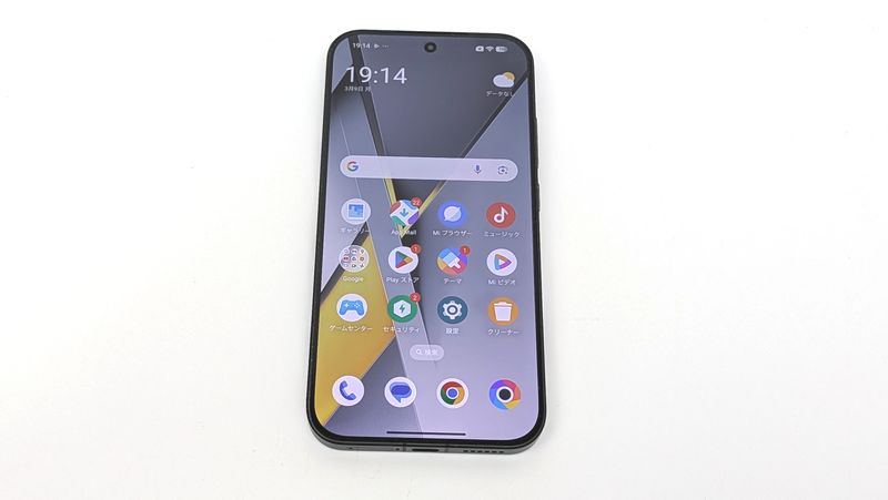 6.59インチAMOLEDディスプレイ搭載で持ちやすさが魅力！