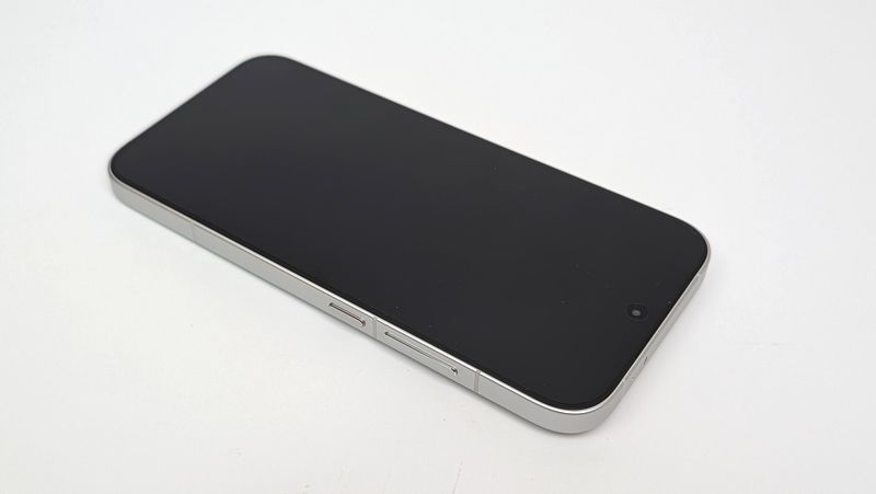 保護フィルムがディスプレイに貼付け済み