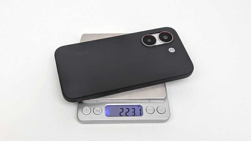 ケースの重さはおよそ20.7g