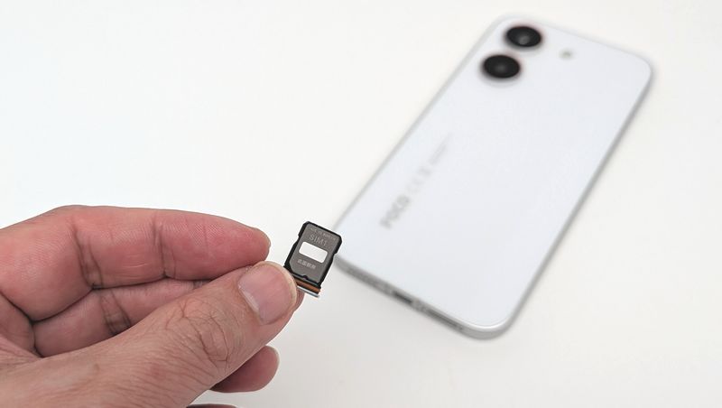 nanoSIM+nanoSIMのデュアルSIMに対応