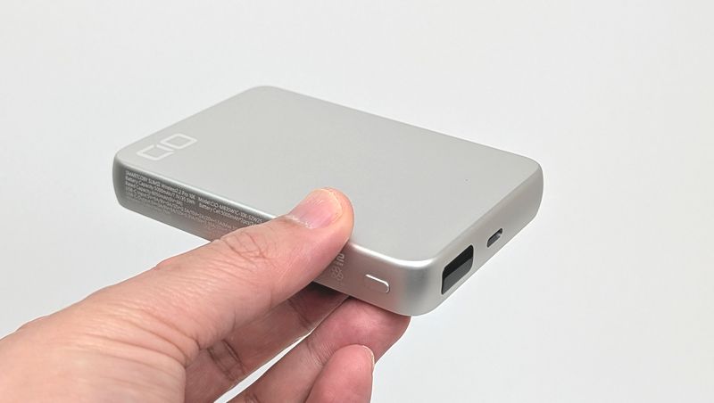 14.6mmの薄型ボディでMagSafe吸着に対応！