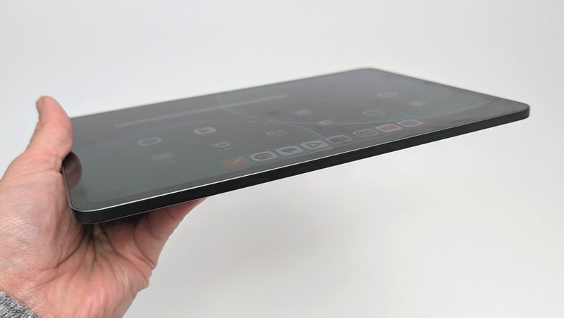 薄型軽量化でバッテリー容量アップが魅力的