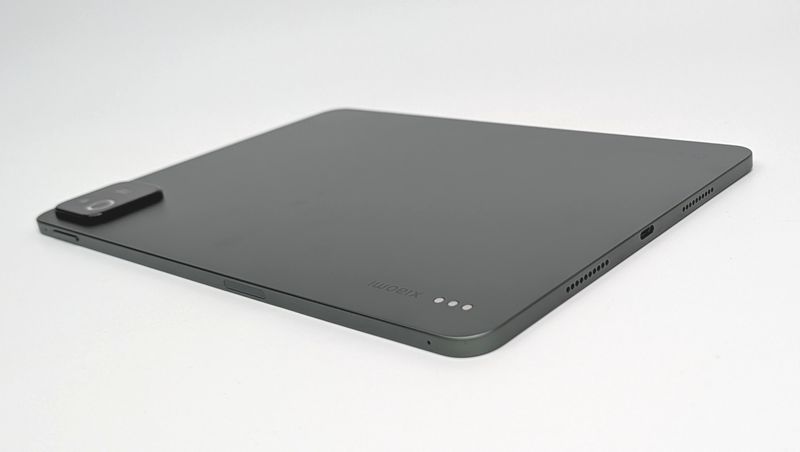 USBポートからの有線ケーブルでの映像出力に対応