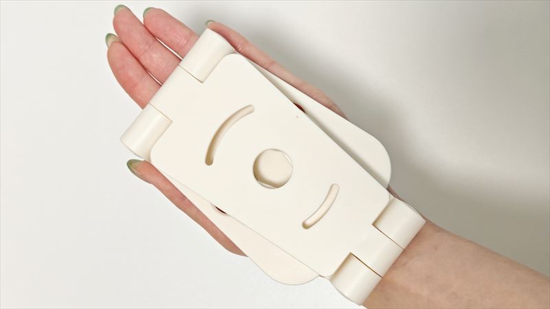 ダイソー「折りたたみ式スマホスタンド」のサイズ