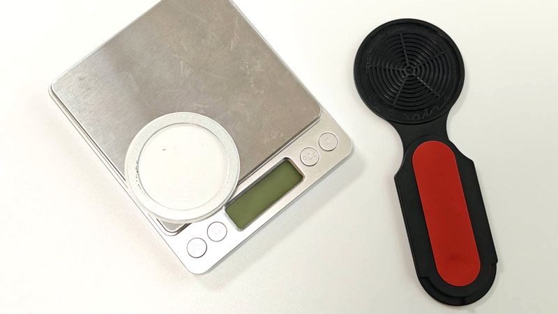 ホルダーのマグネットの磁力はとても強力