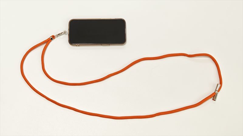 ダイソー「スマホ用ショルダーストラップ」の特徴と使用感
