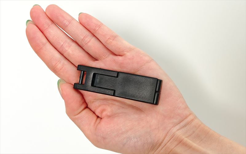 ダイソー「スマホスタンド ミニ」のサイズ