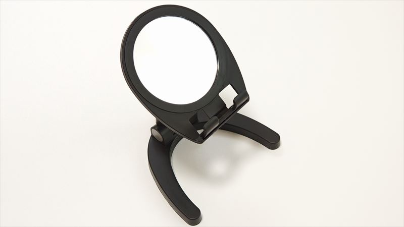 ダイソー「スマホスタンド ミラー付」の特徴と使用感