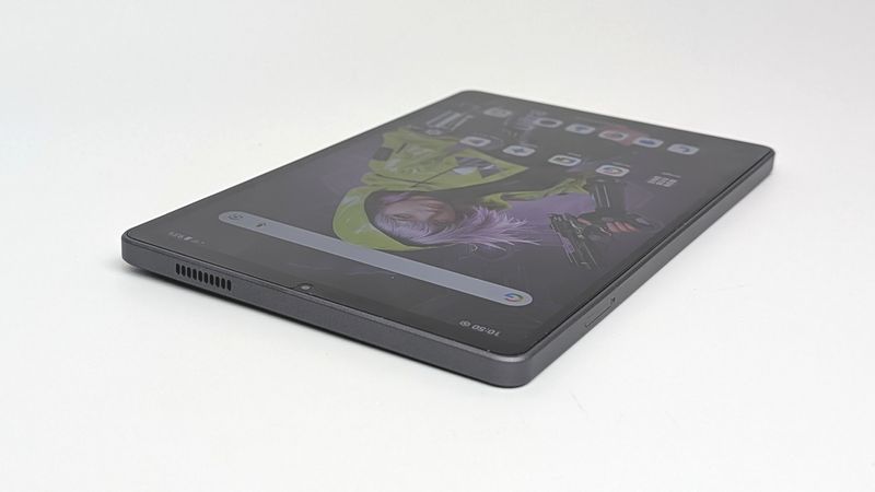 コンテンツを楽しめるステレオスピーカーを搭載