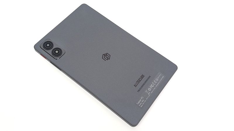 ボディカラーはブラックのみの展開