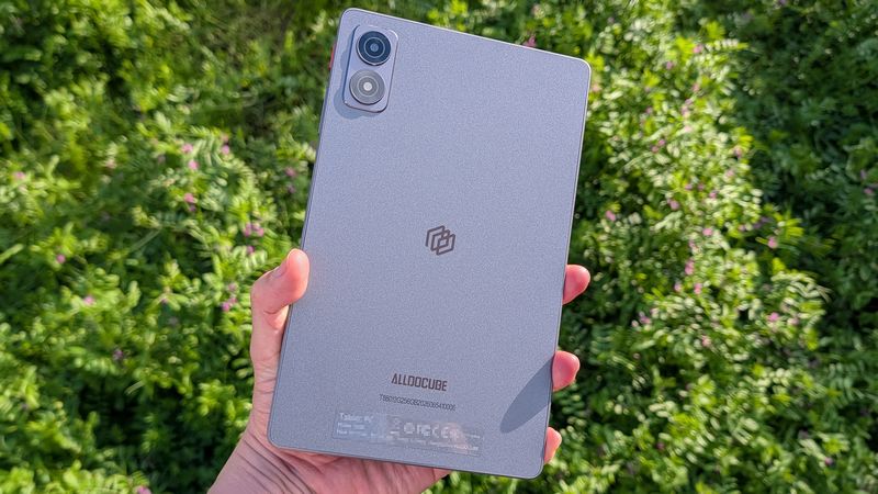 ボディカラーはブラックのみの展開