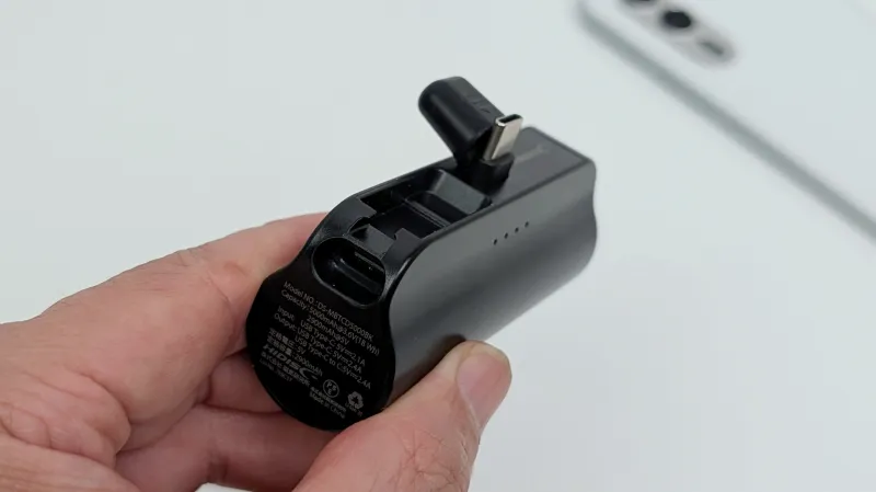 シリコンカバーは本体から外れない