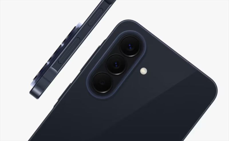 薄型ボディに5000mAhバッテリー！おサイフケータイ対応！