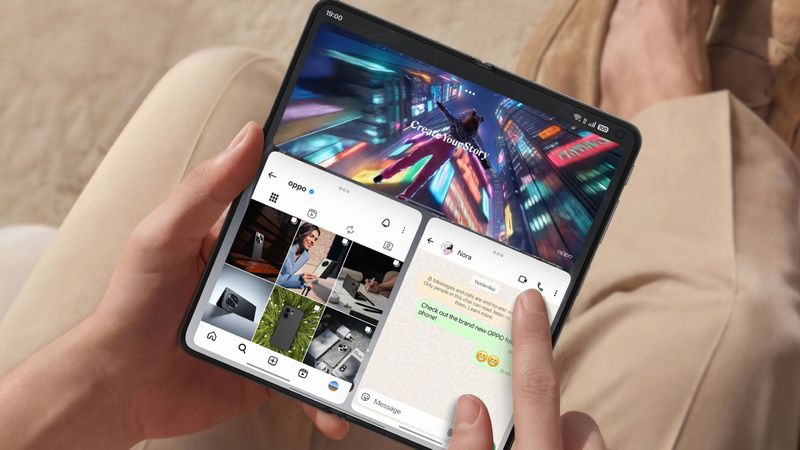 折り目がつきにくい8.12インチのメインディスプレイ