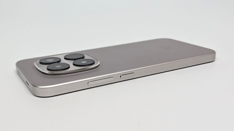 カメラボタンやAIボタンは無し