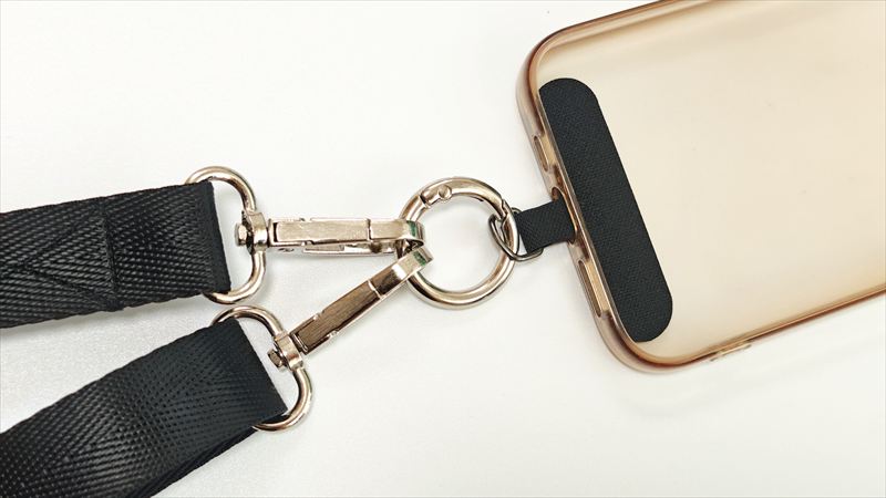 使い方は挟むだけの簡単装着