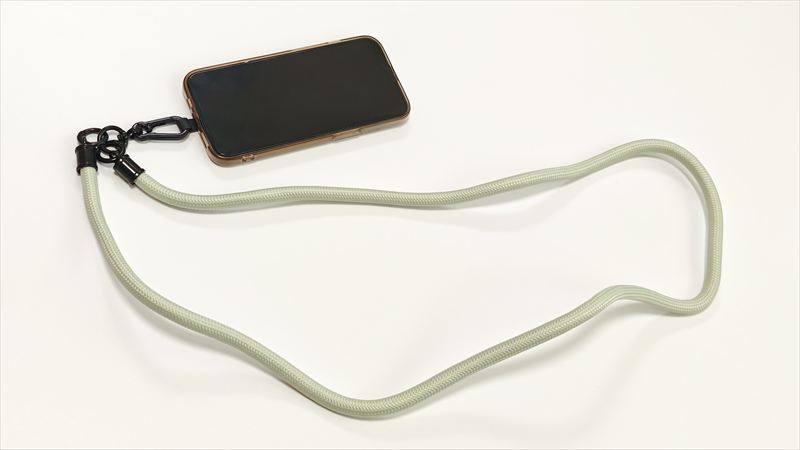 ダイソー「パラコードスマホショルダー」の特徴と使用感