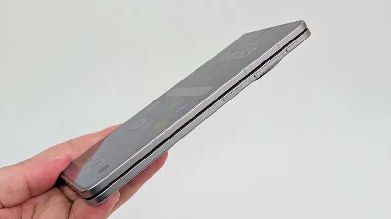 重ねたときの厚みが公称8.93mm