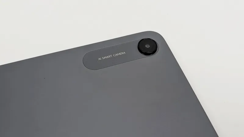 メインカメラは800万画素のシングルでメモ用途を推奨