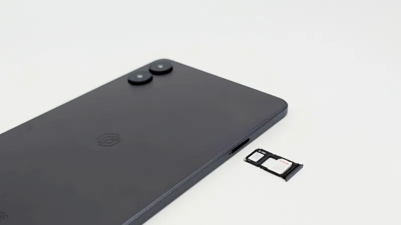 nanoSIM+nanoSIMのデュアルSIMに対応