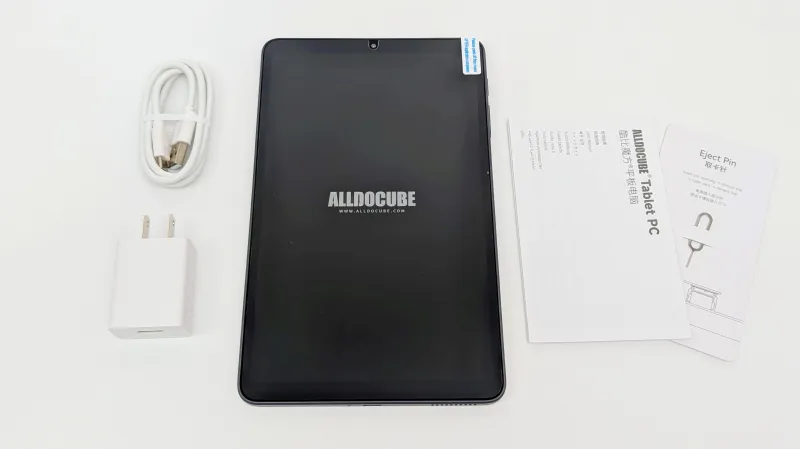 「iPlay 80 mini Pro」の付属品をチェック!フィルムは貼付け済み!