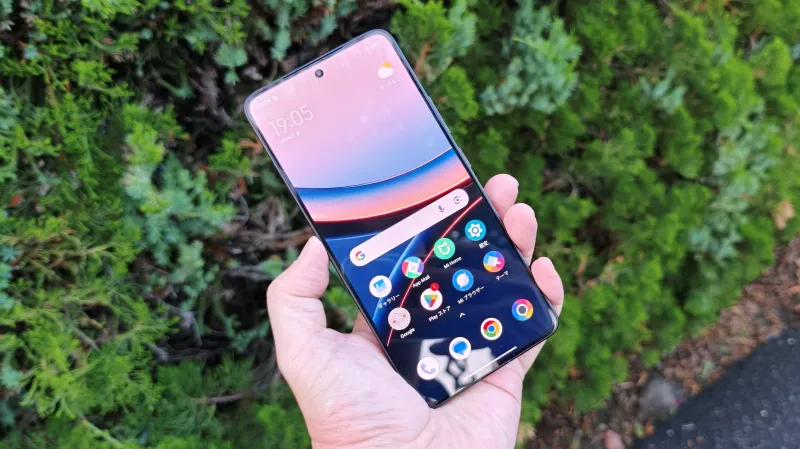 「POCO F7 Ultra」実機のUSBポートは映像出力対応かチェック!