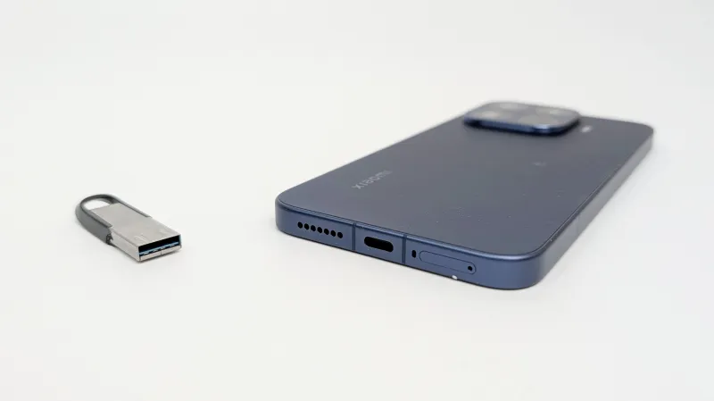 「Xiaomi 17T Pro」のUSBポートはType-C