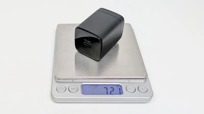 重さは実測72.1g
