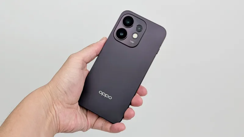 「OPPO Reno16 5G」のサイズと重さをチェック