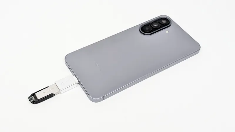 「Galaxy A57 5G」で撮影した写真や動画をUSBメモリに移動する方法