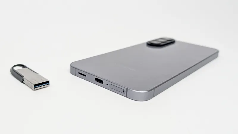 「Galaxy A57 5G」のUSB Type-Cポートに接続できません