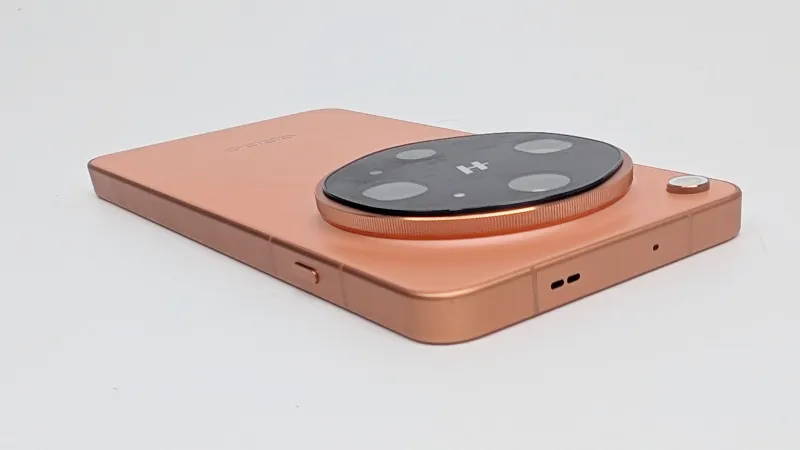 動画や音楽をしっかり楽しめるステレオスピーカー