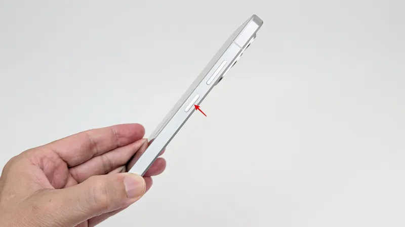 「arrows Alpha2」の指紋認証センサーの場所はどこ?