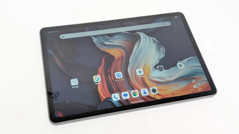 解像度と輝度がアップした11インチ液晶ディスプレイを搭載