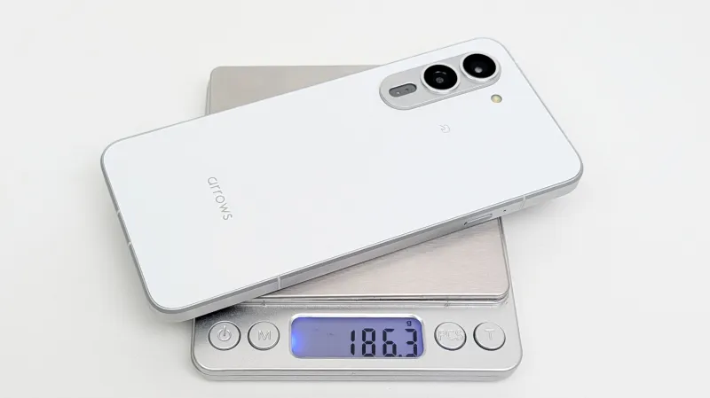 「arrows Alpha2」の公称重量は約187g